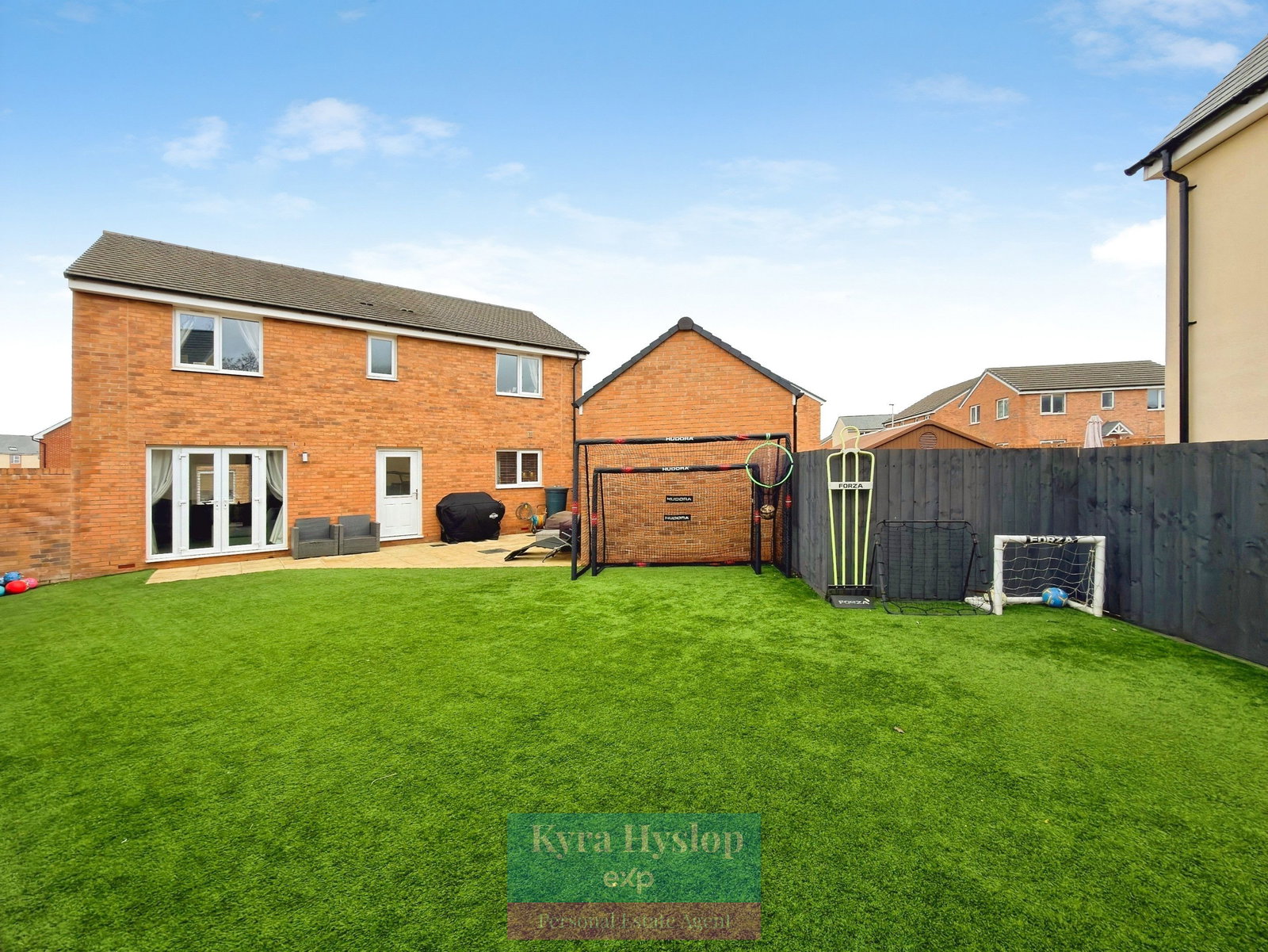 Detached House in Exeter 