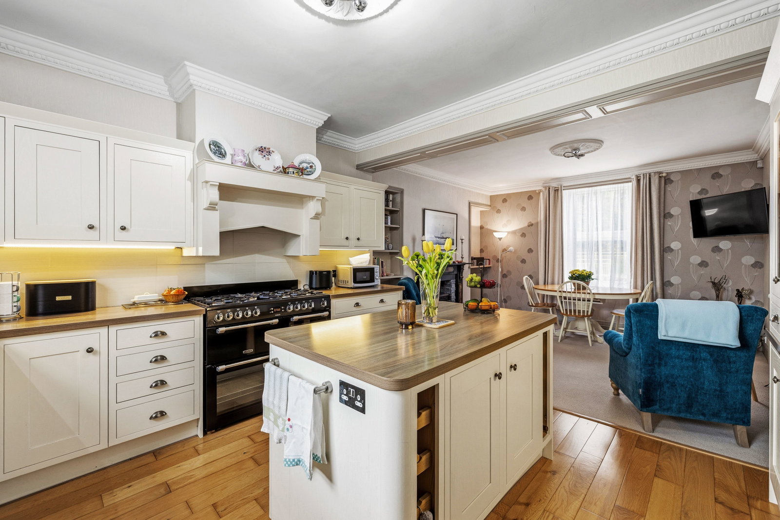 Detached House in Swansea