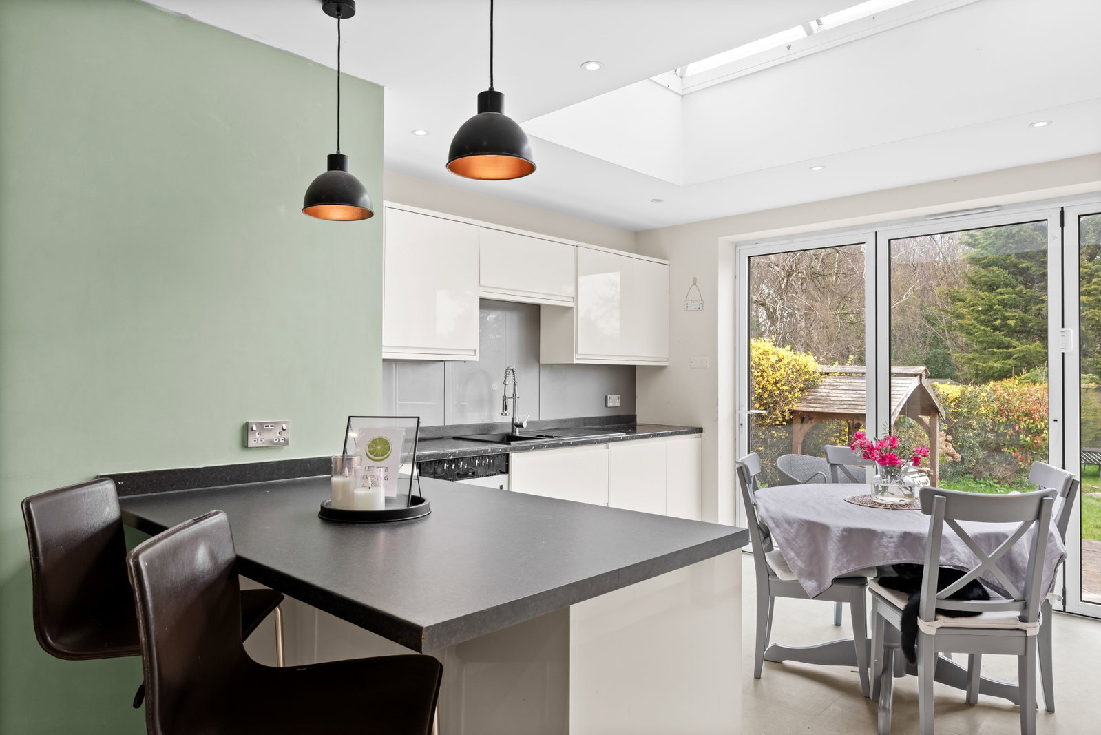 Detached House in South Croydon