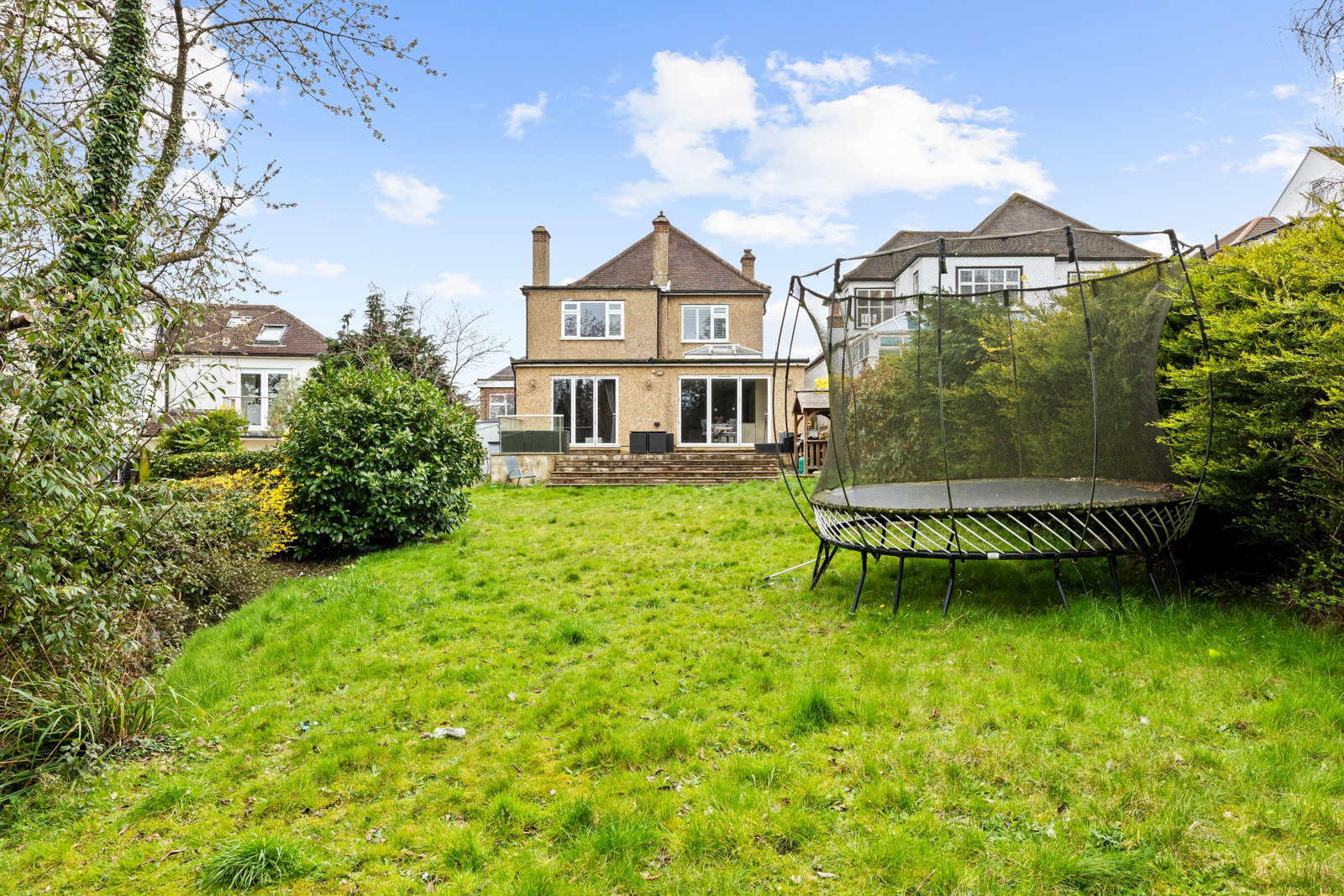 Detached House in South Croydon