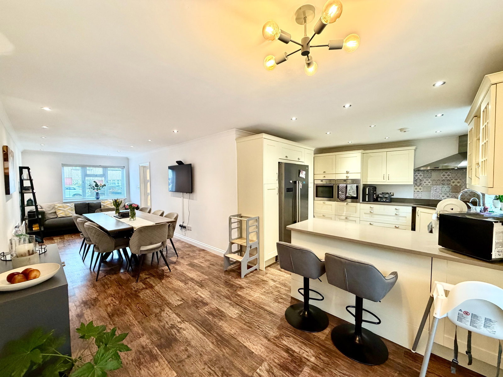 Semi Detached House in Edgware