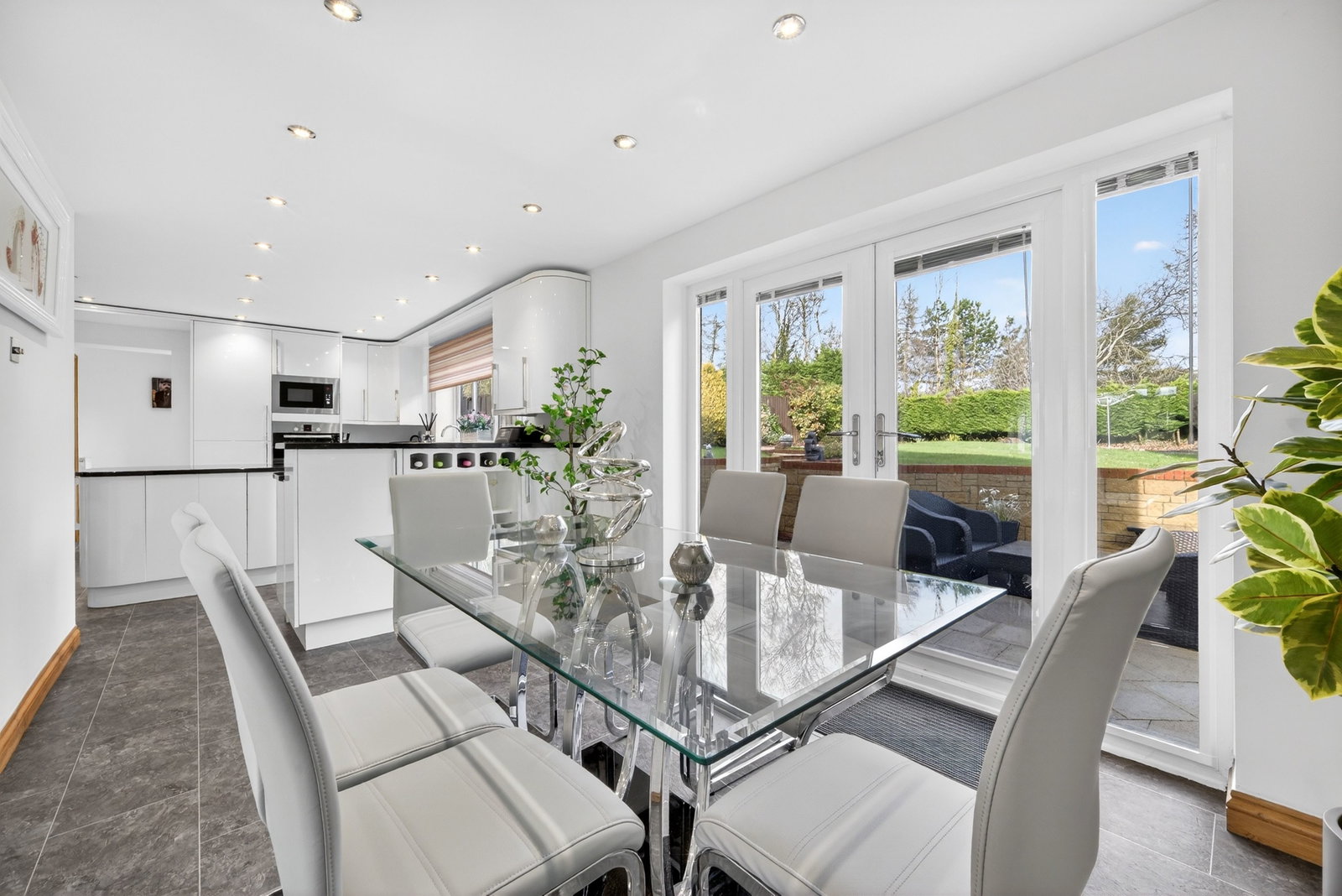 Detached House in Cardiff