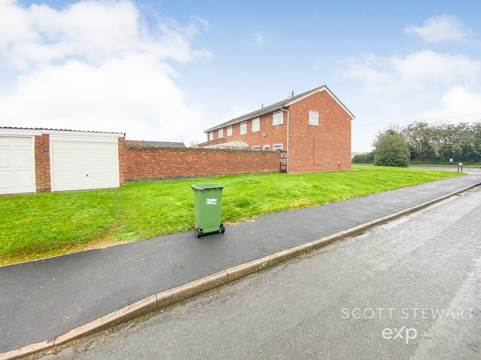 Semi Detached House in Peterborough