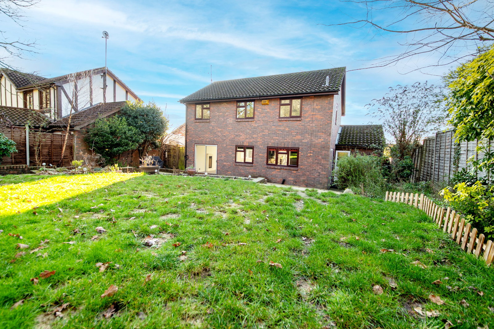 Detached House in Camberley