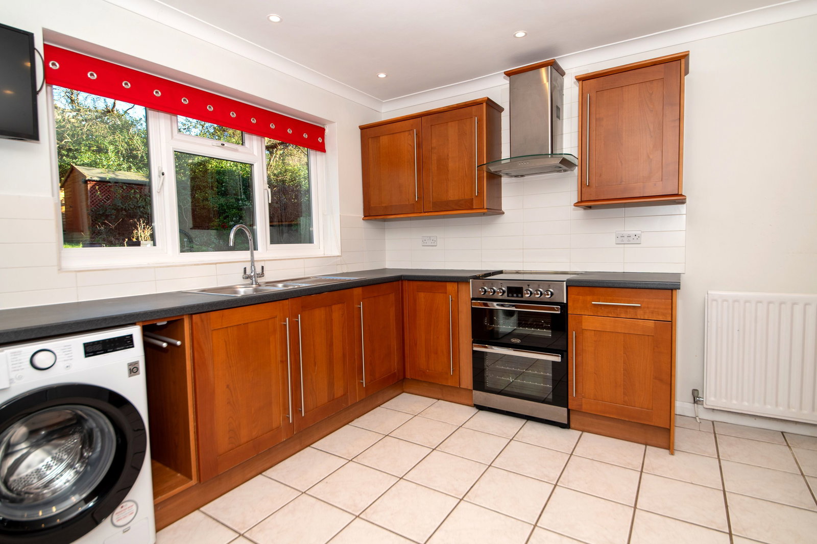 Detached House in Camberley