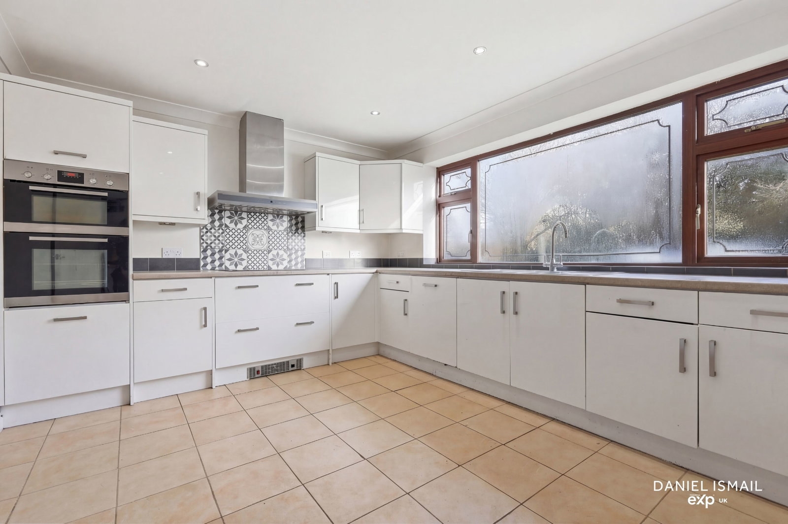 Detached House in Basildon