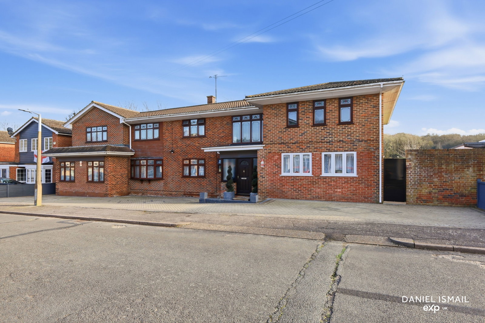 Detached House in Basildon