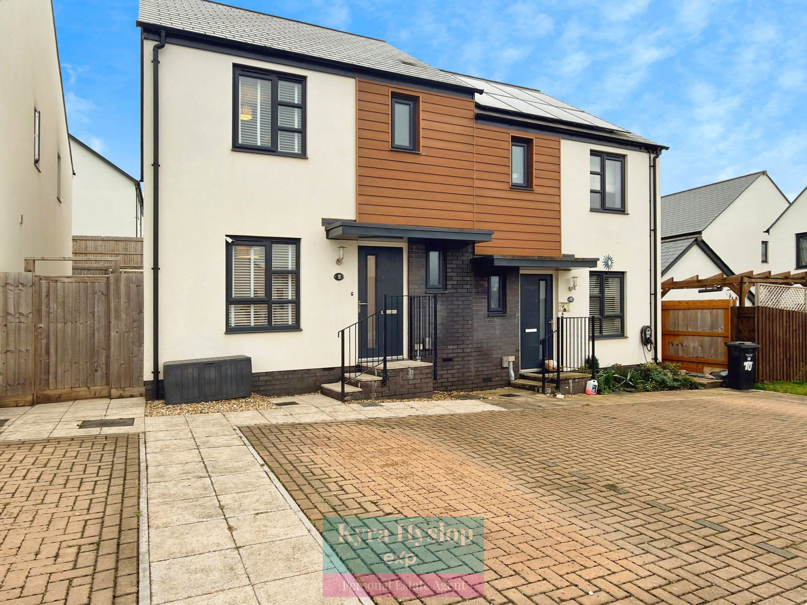 Semi Detached House for sale in Exeter, Cartland Rise, Exeter, EX1 3YT