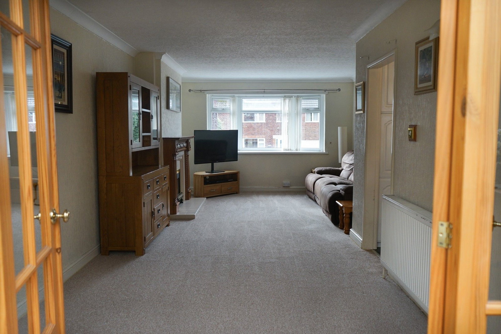 Semi Detached House for sale in Halesowen, FIVE-bedroom semi-detached with self-contained ONE-bedroom annexe, Birchfield Close, Halesowen, B63 4LJ