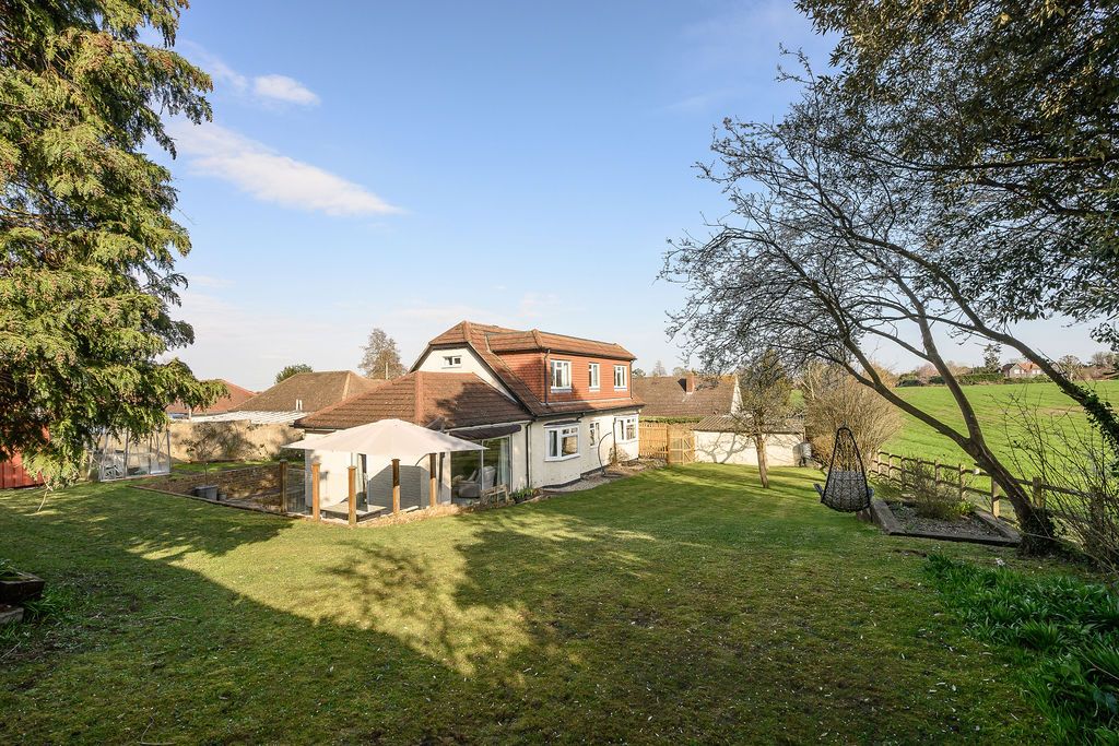 Detached House in Carshalton on the Hill
