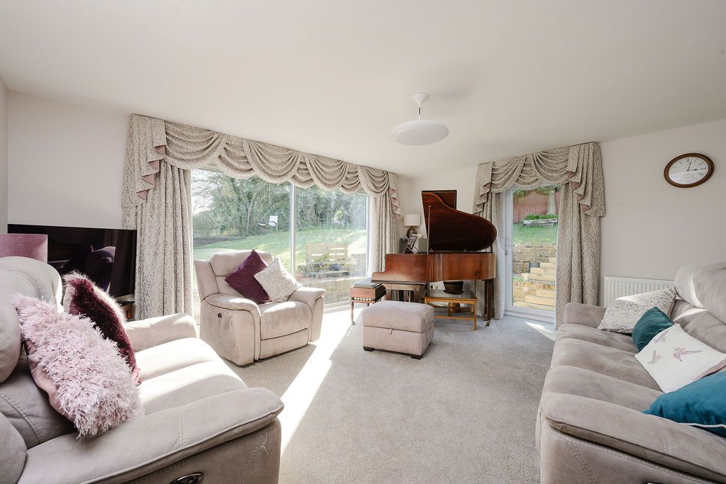 Detached House in Carshalton on the Hill