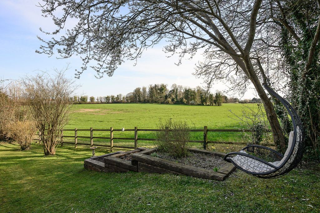 Detached House in Carshalton on the Hill