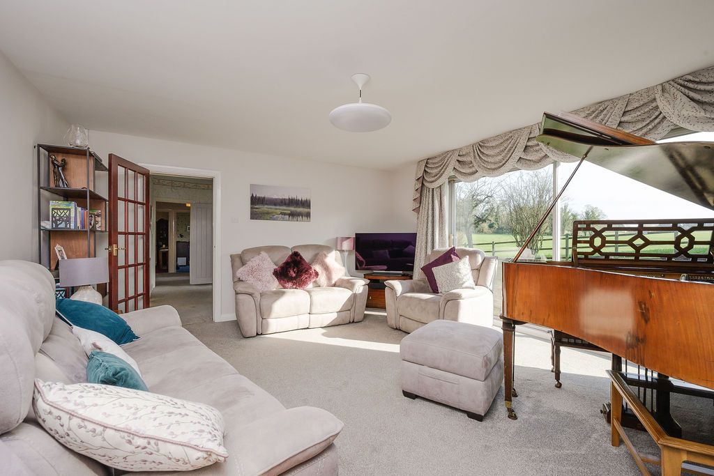 Detached House in Carshalton on the Hill