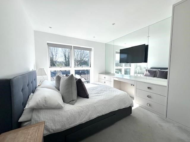 Flat in Bushey