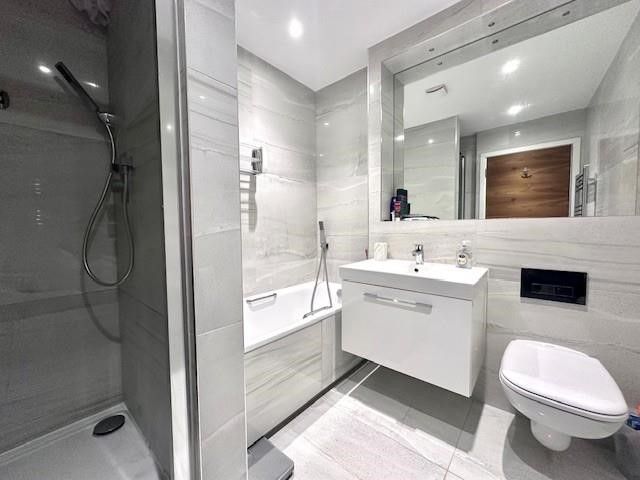 Flat in Bushey