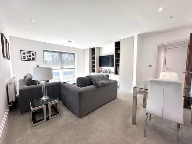 Flat in Bushey