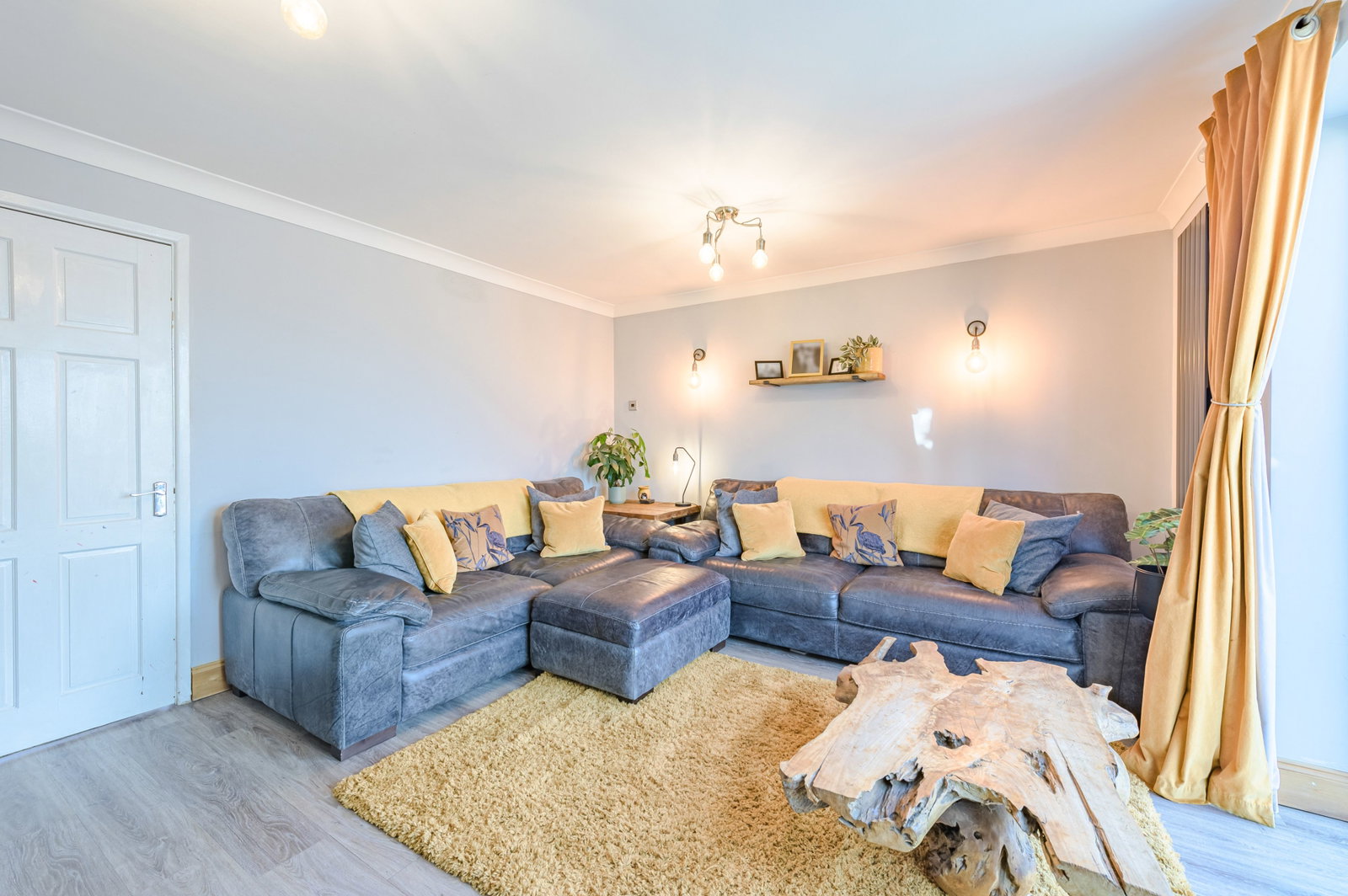 Semi Detached House in Walsall
