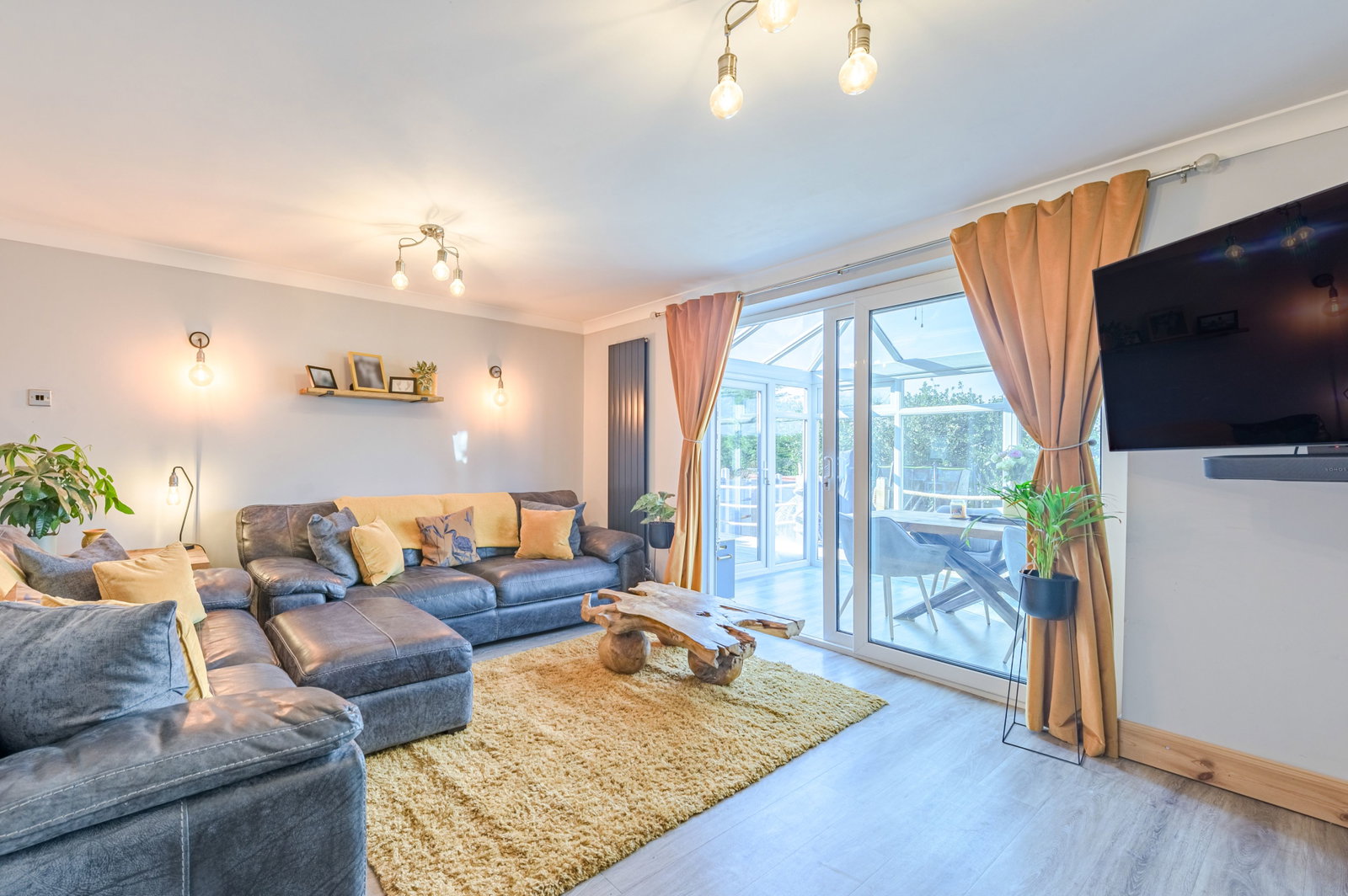 Semi Detached House in Walsall