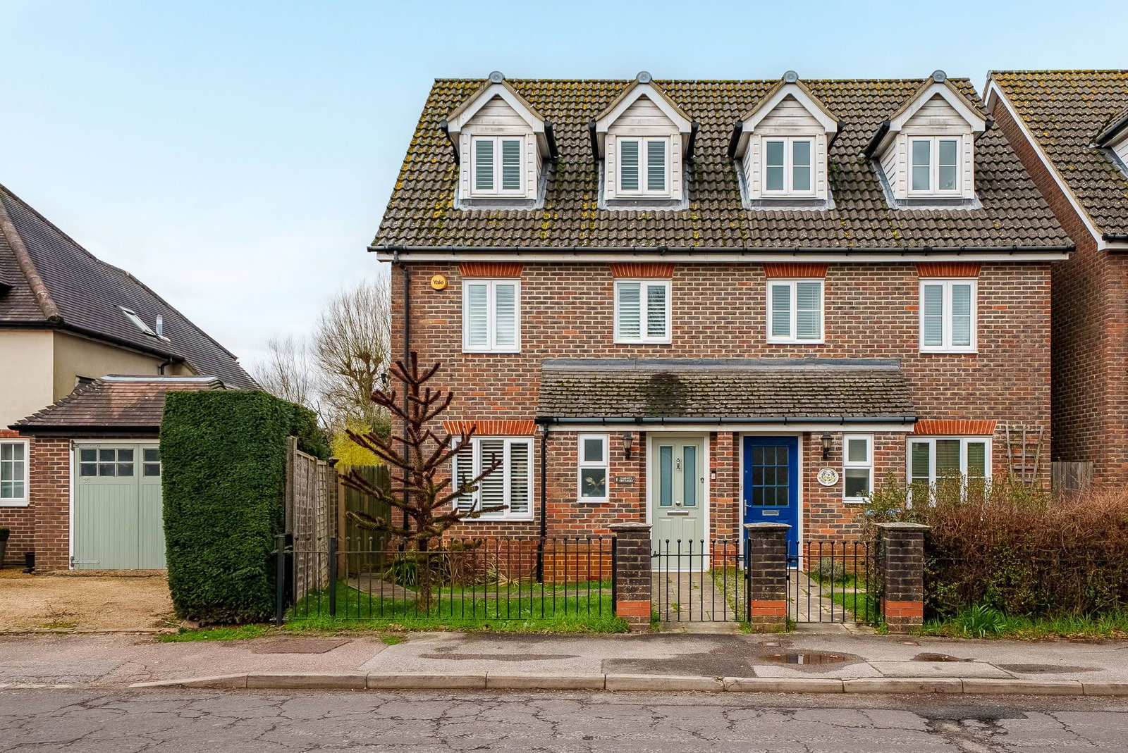 Semi Detached House in Lingfield