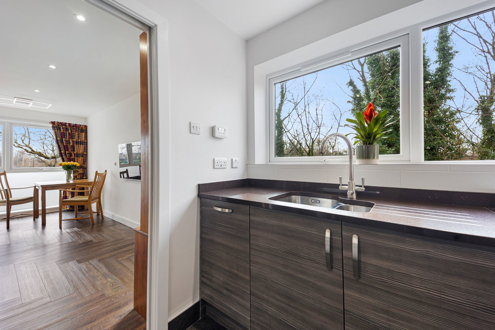 Flat for sale in Manchester, Brookside Court, Slade Lane, Levenshulme, Manchester, M19, 494 m²