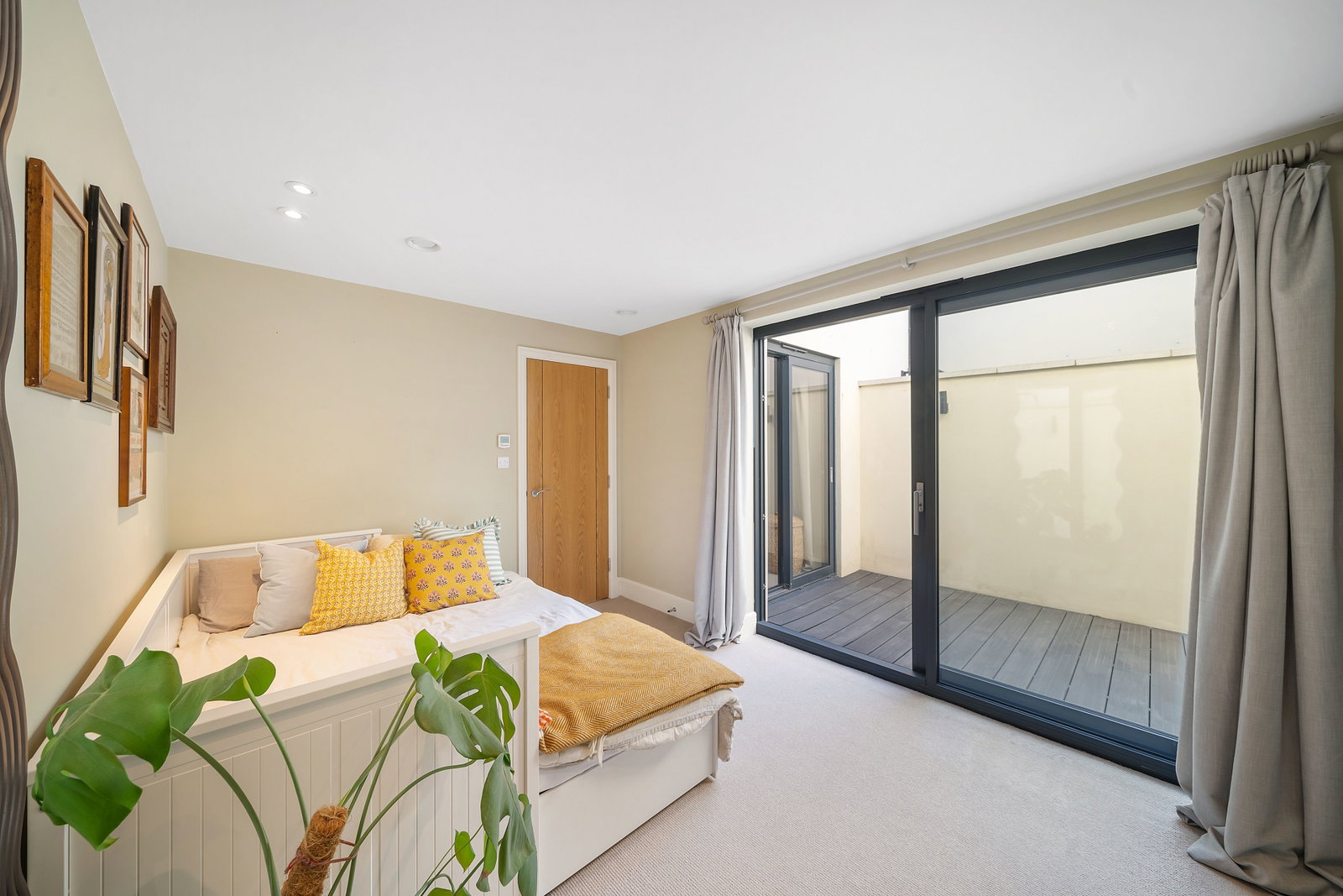 Semi Detached House in London