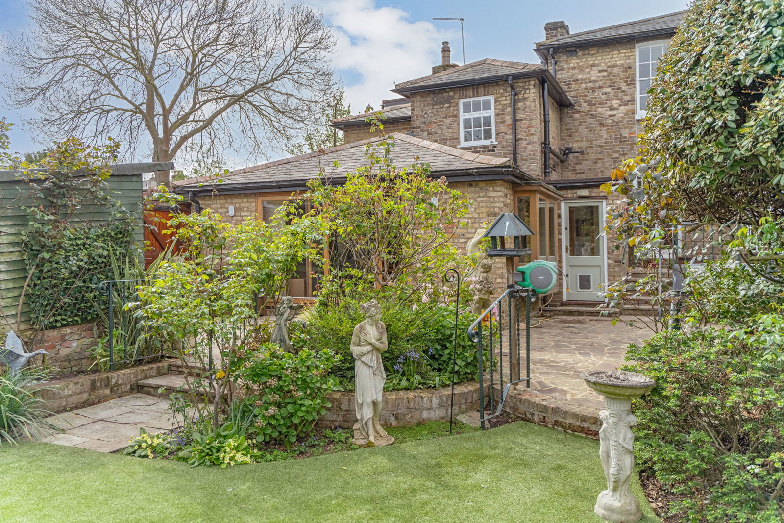 Detached House in Twickenham
