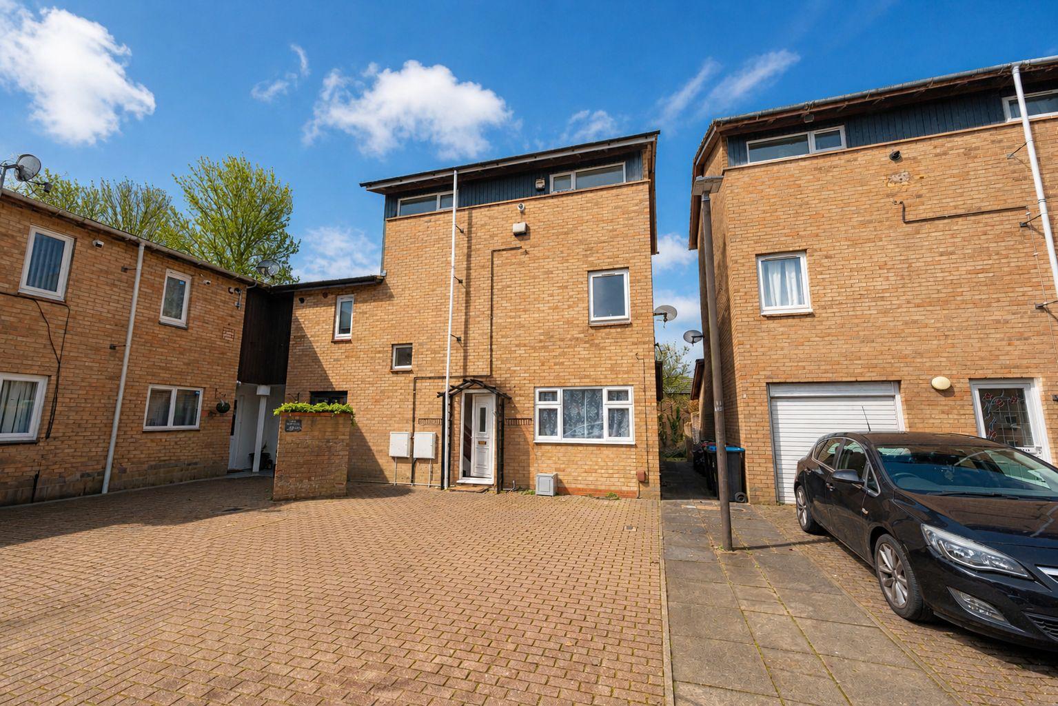 Terraced House in Milton Keynes
