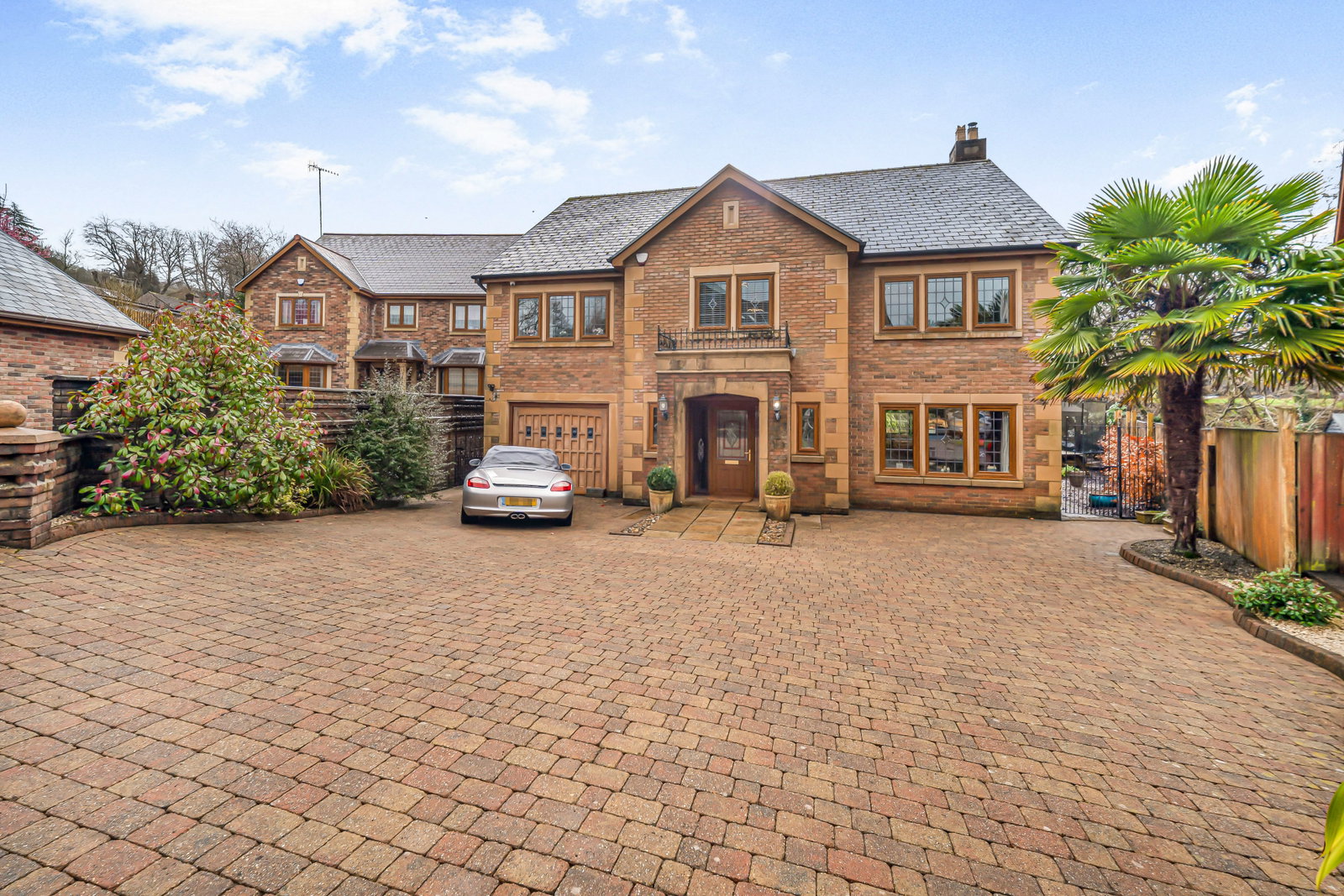 Detached House in Swansea