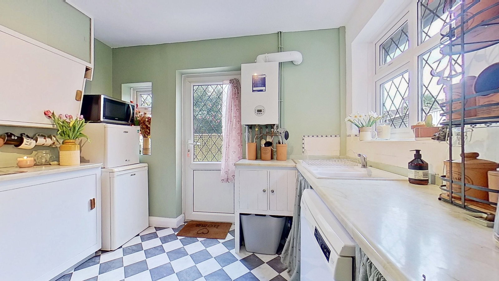 Semi Detached House in Hythe