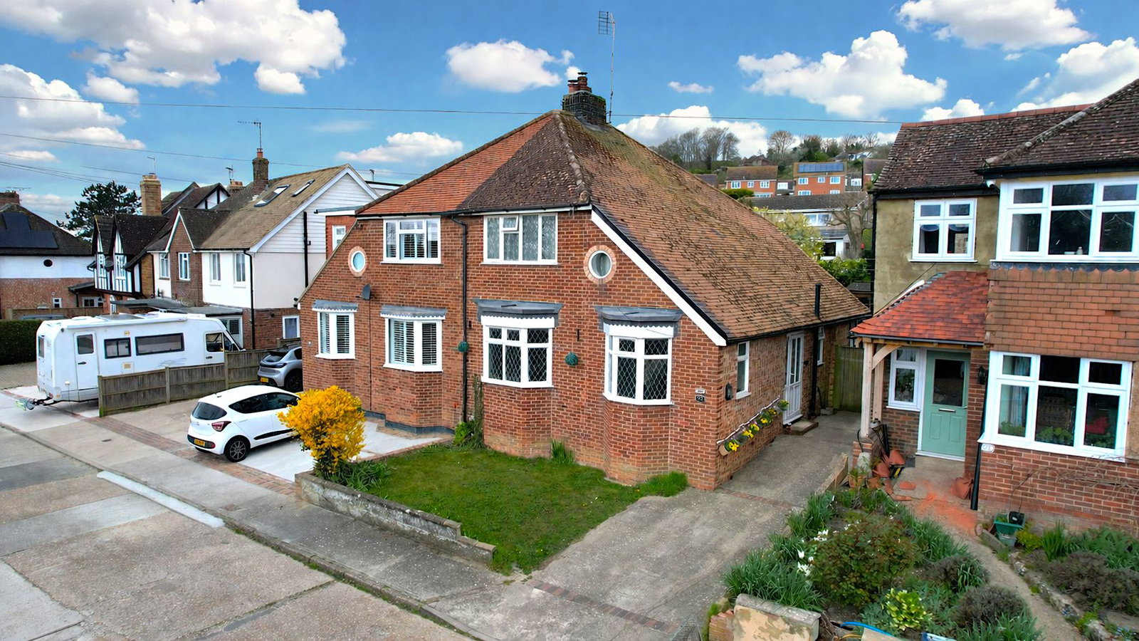 Semi Detached House in Hythe