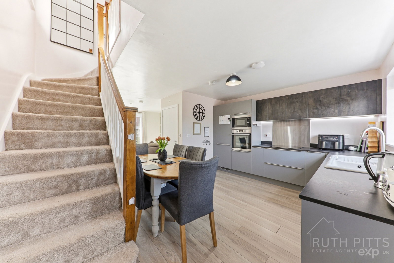 End Of Terrace House in Wakefield