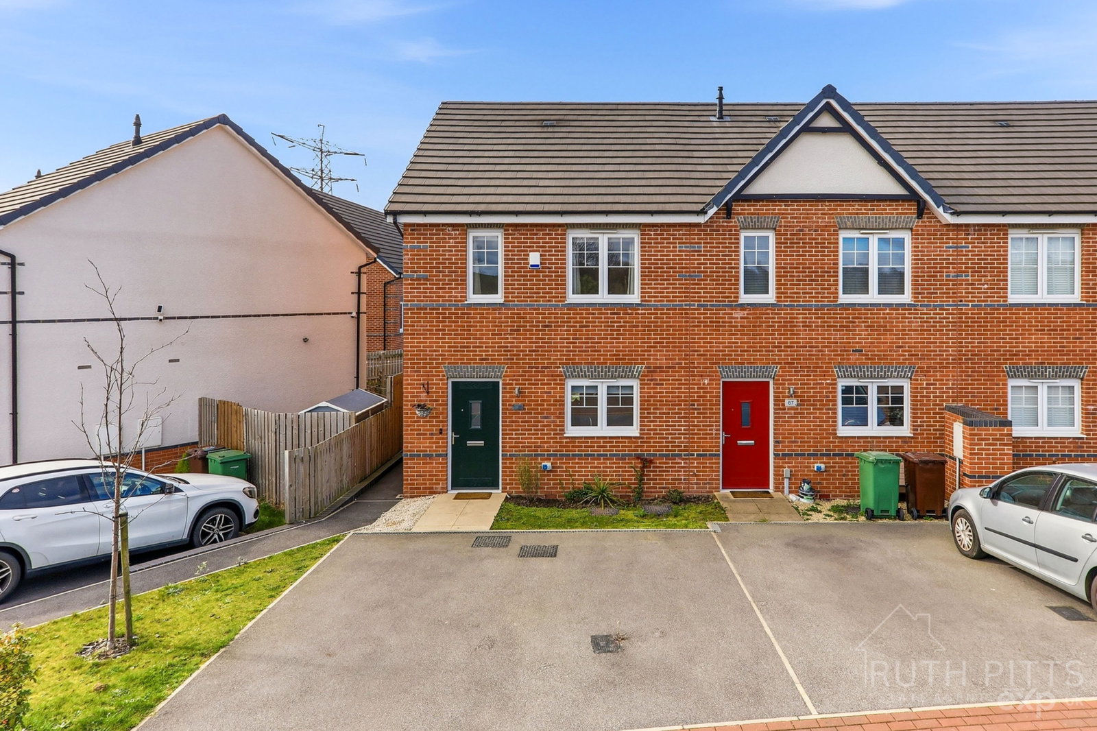 End Of Terrace House in Wakefield
