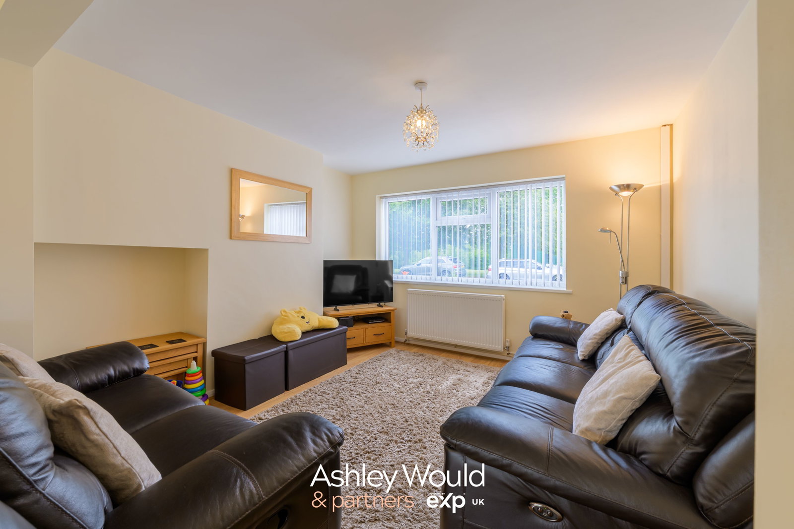 Semi Detached House in Oldbury