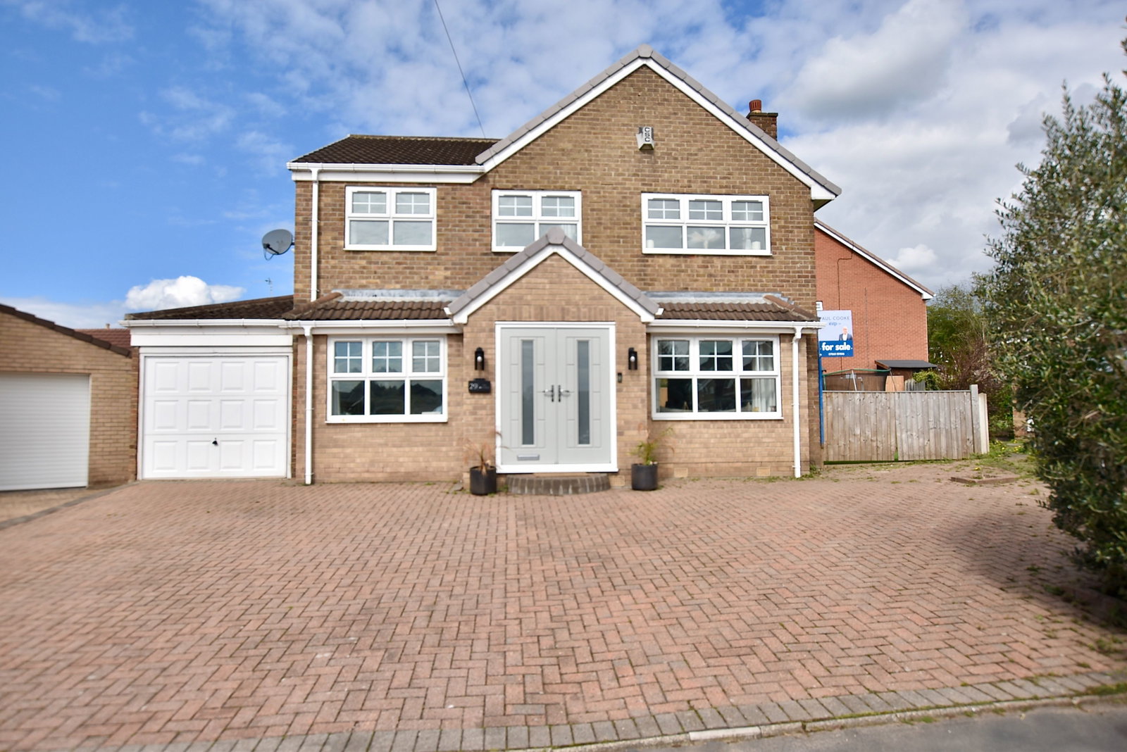 Detached House in Wakefield