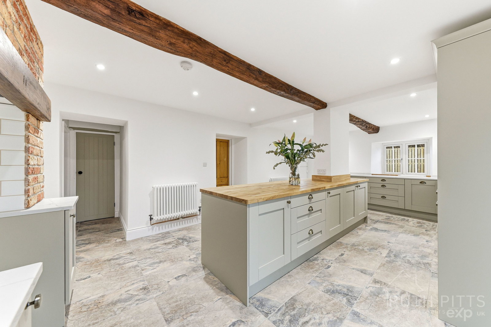 Semi Detached House in Knottingley