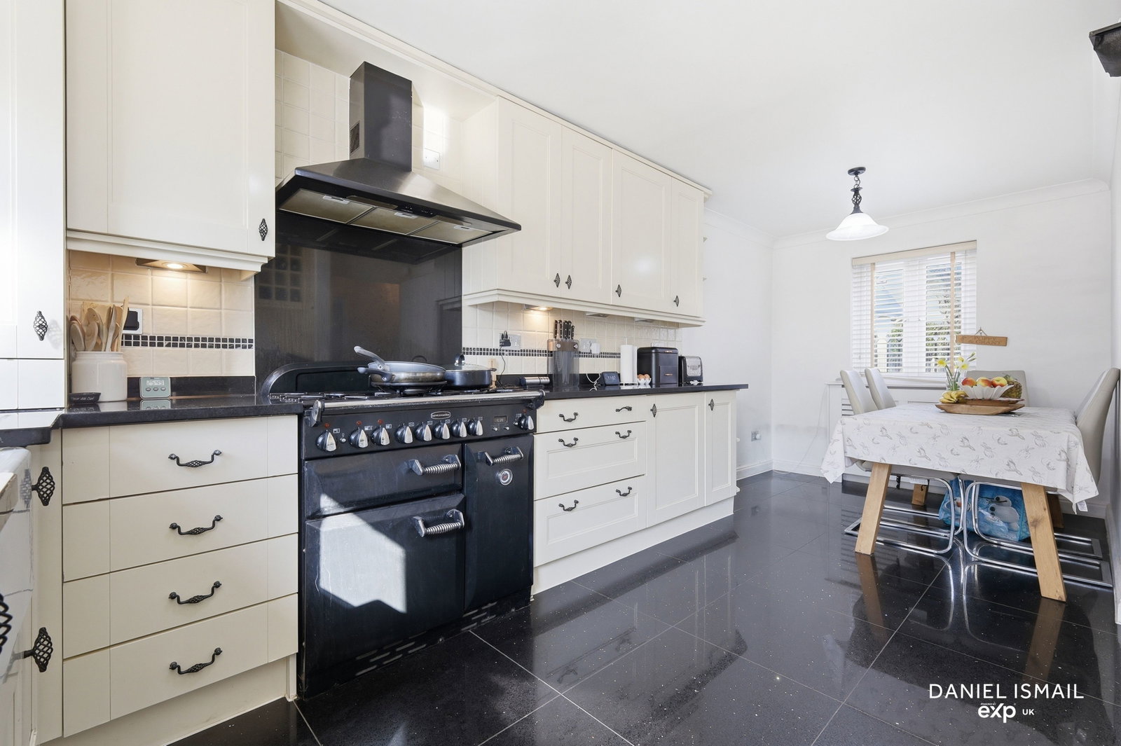 Detached House in Basildon