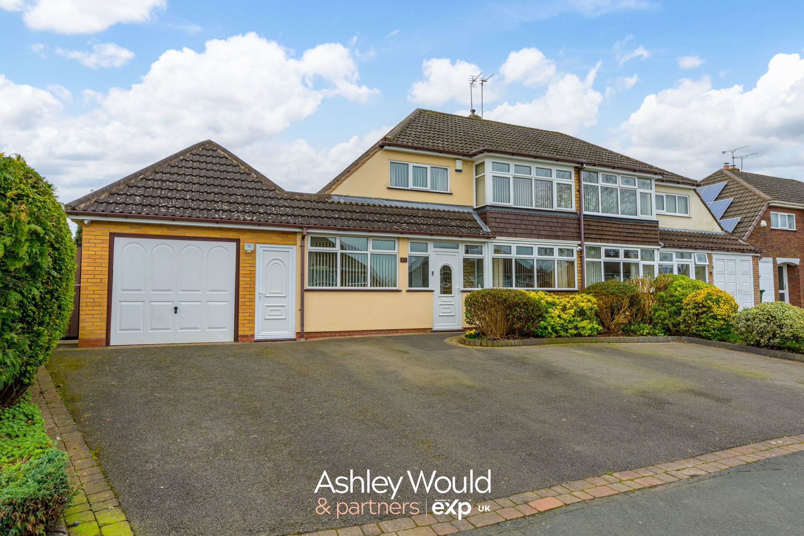Semi Detached House in Tipton