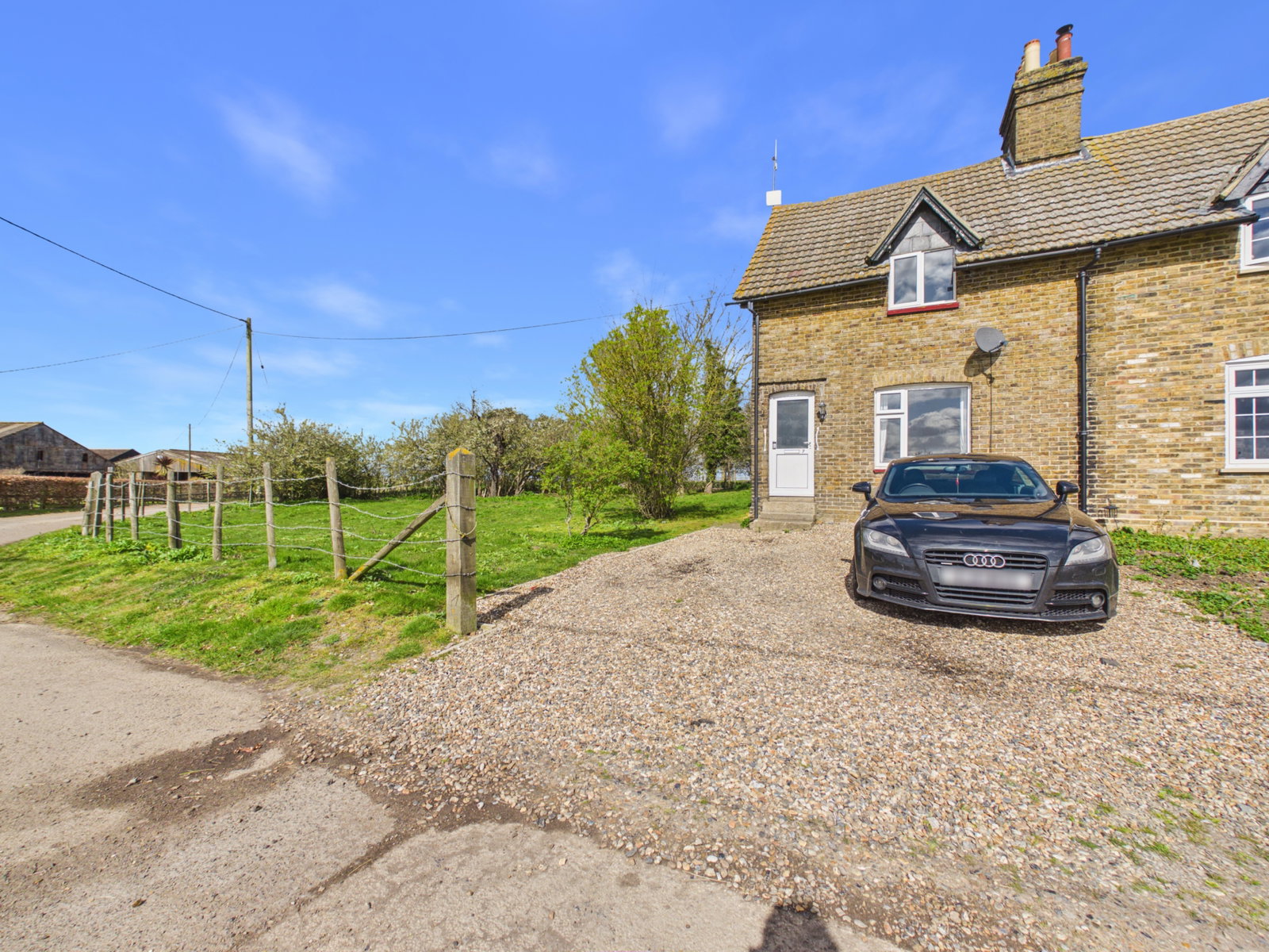 Semi Detached House in Rochester