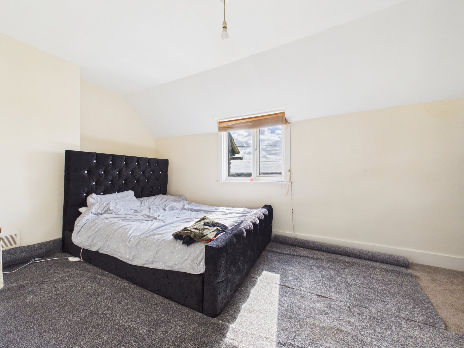 Semi Detached House in Rochester