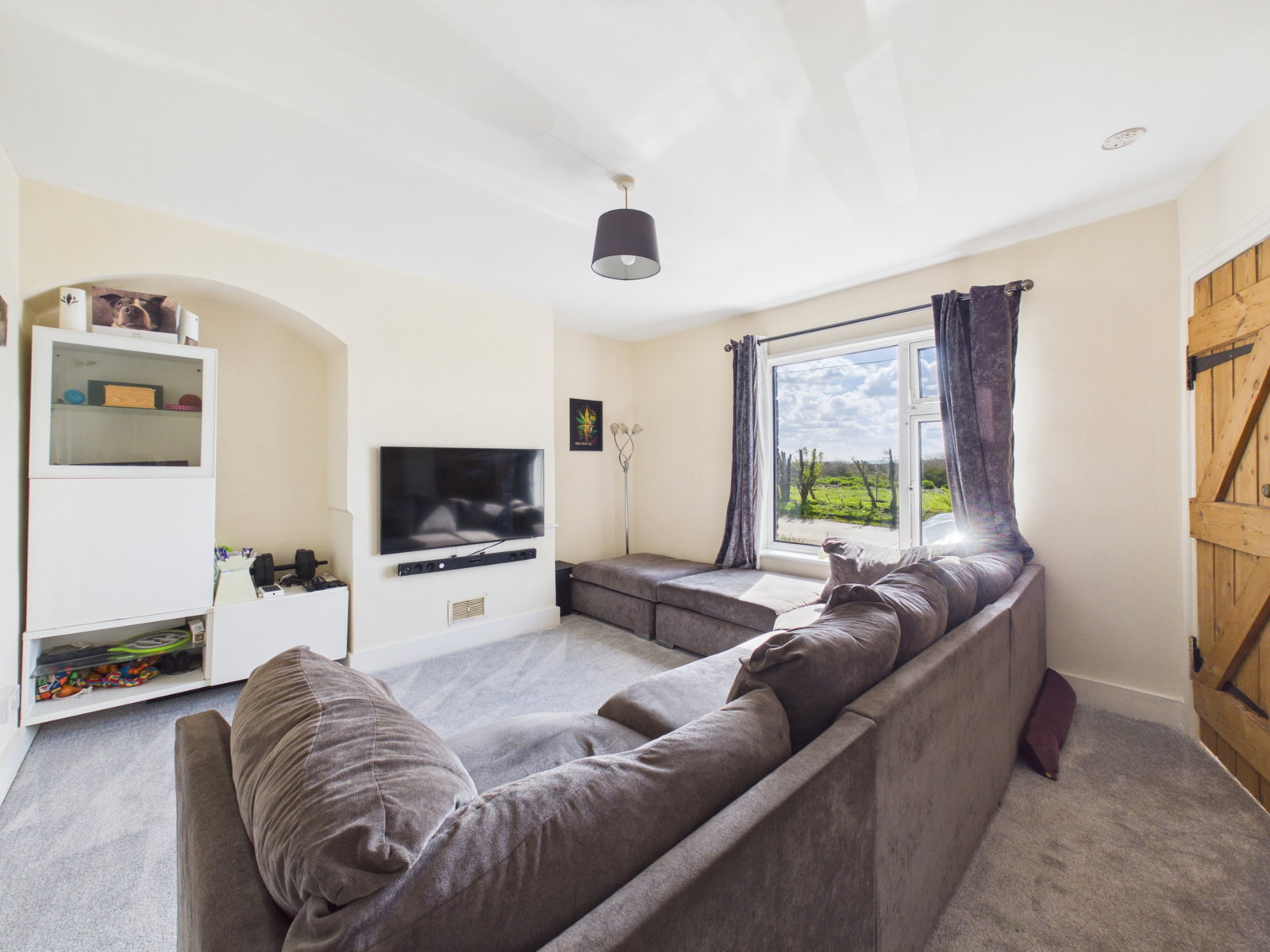 Semi Detached House in Rochester