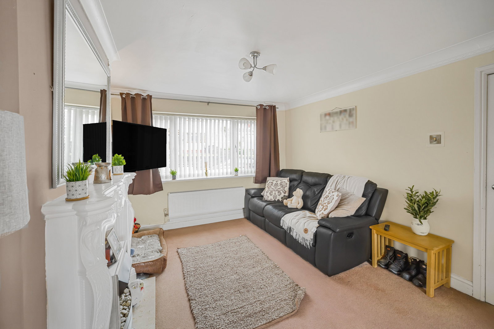 Semi Detached House in Pontyclun