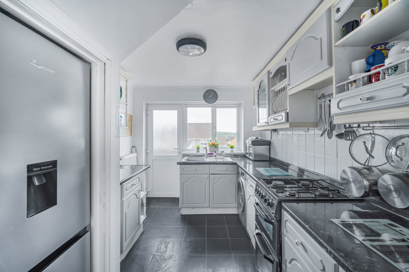 Semi Detached House in Pontyclun