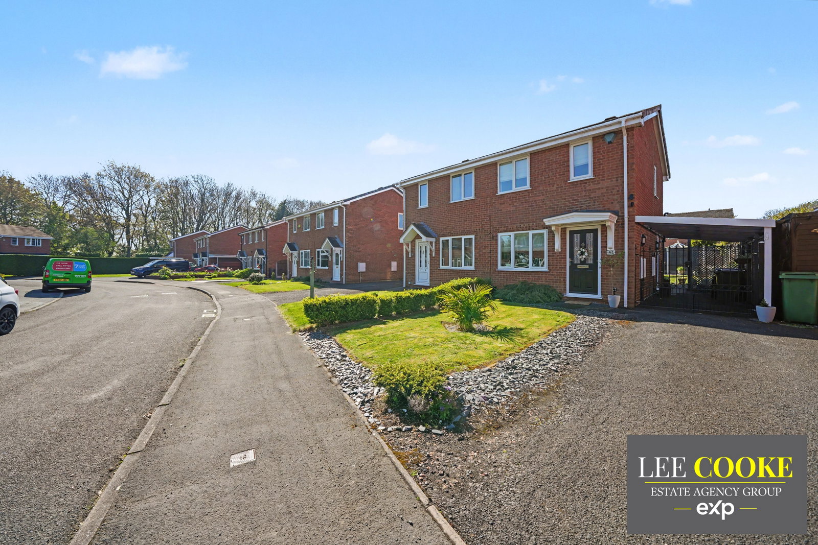 Semi Detached House in Telford