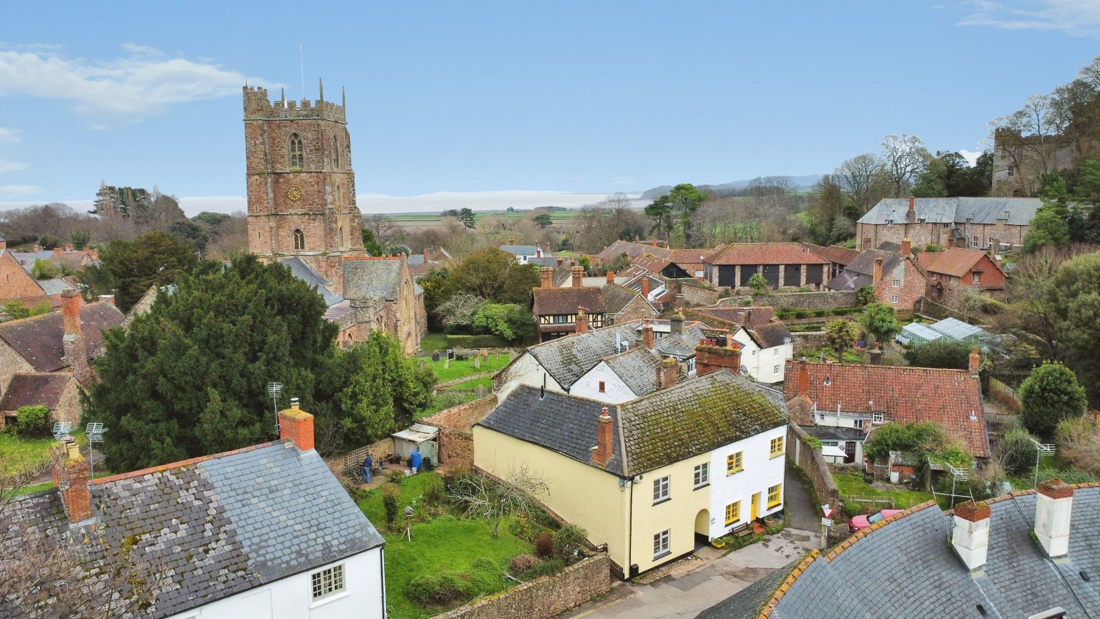 Semi Detached House for sale in Minehead, Daisy Cottage, St. Georges Street, Dunster