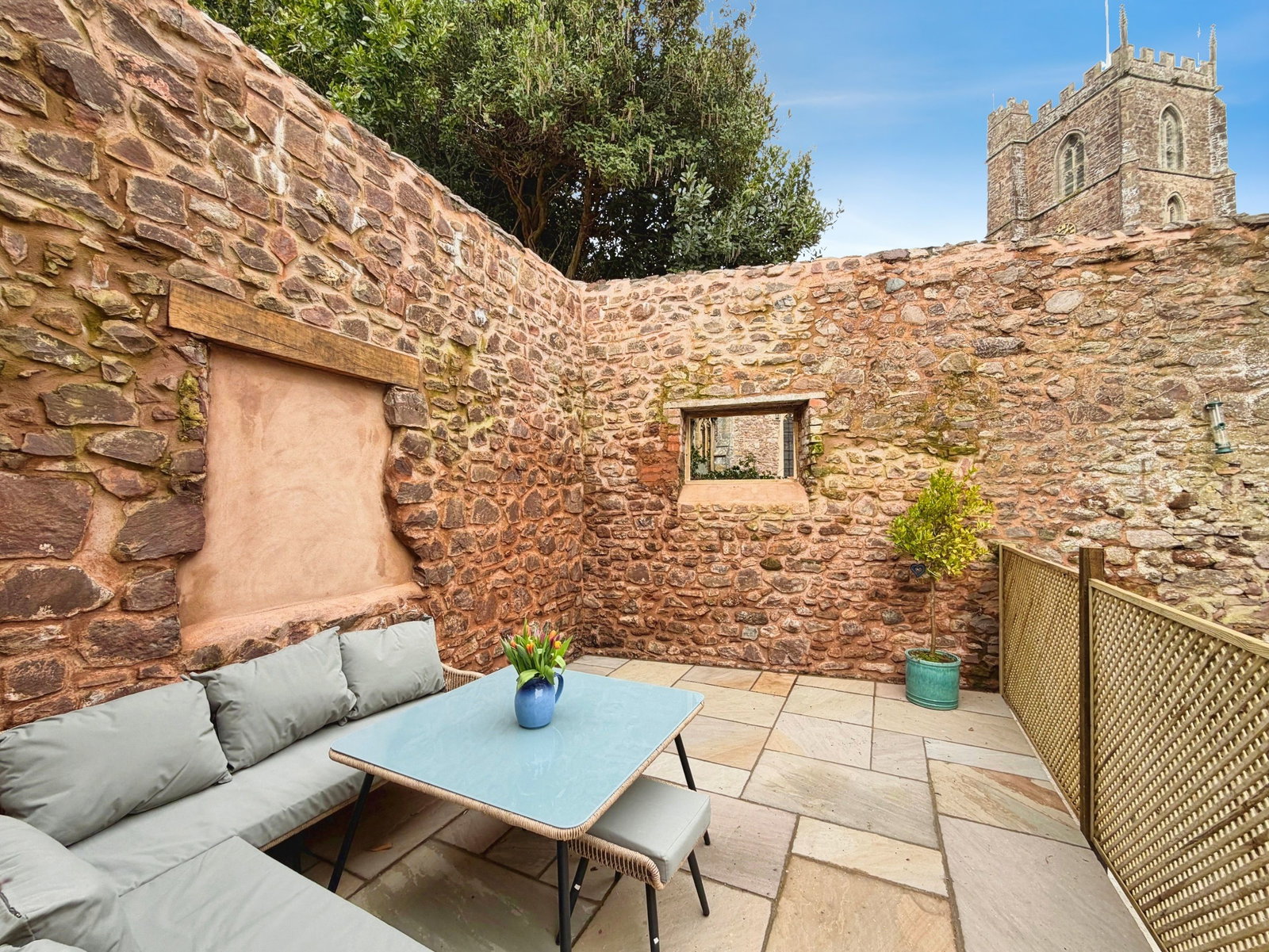 Semi Detached House for sale in Minehead, Daisy Cottage, St. Georges Street, Dunster