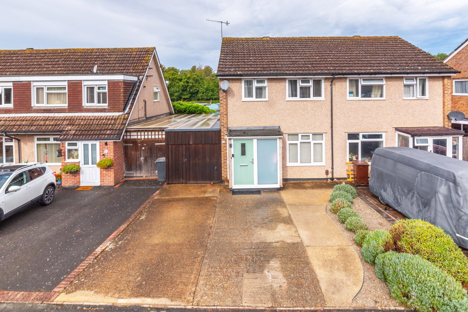 Semi Detached House for sale in Tonbridge, Longmead Way, Tonbridge