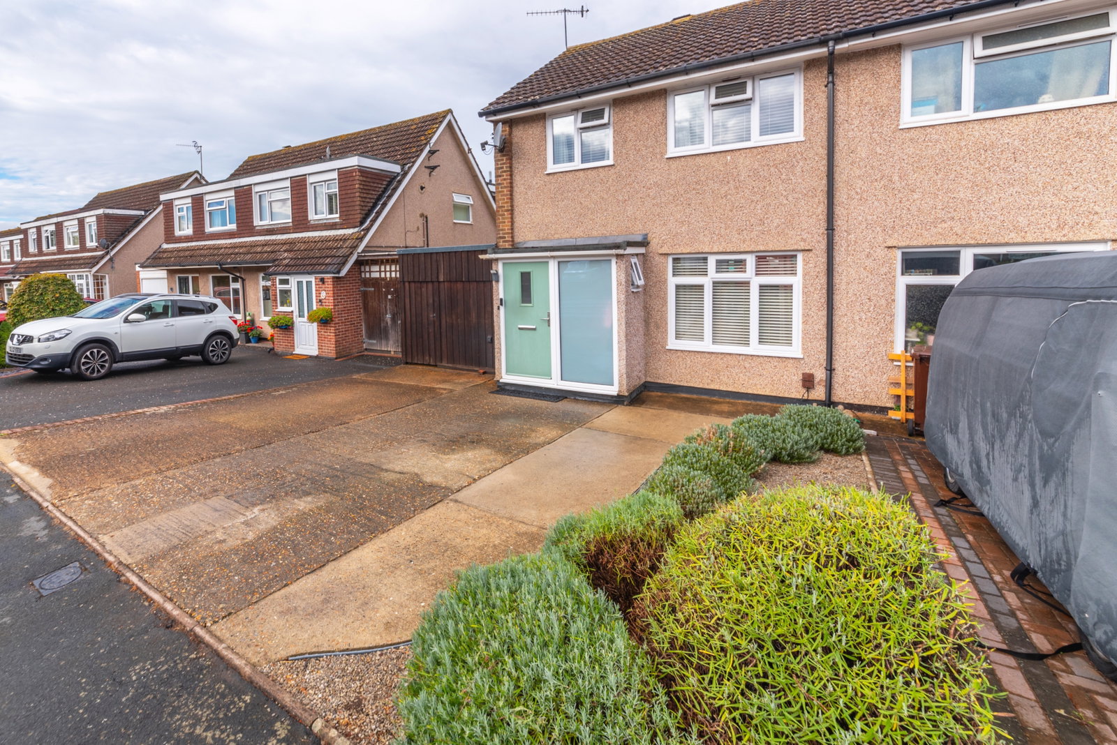 Semi Detached House for sale in Tonbridge, Longmead Way, Tonbridge