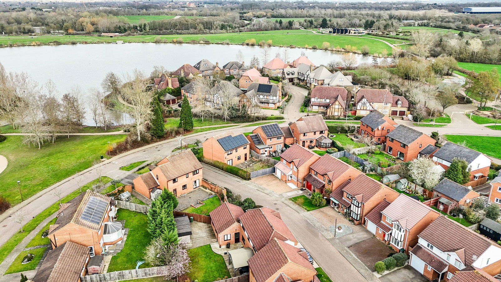 Detached House in Milton Keynes