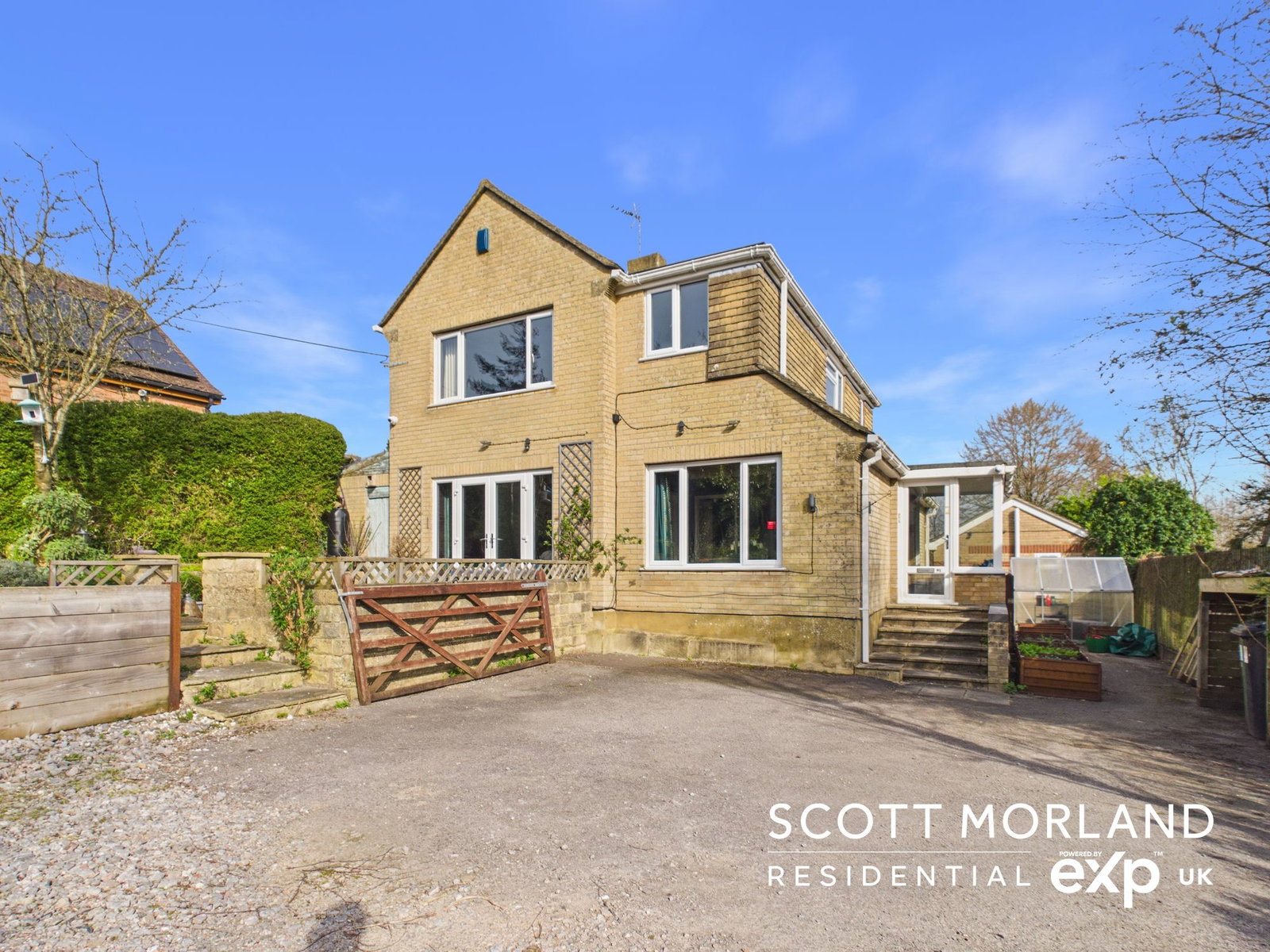 Detached House in Basingstoke