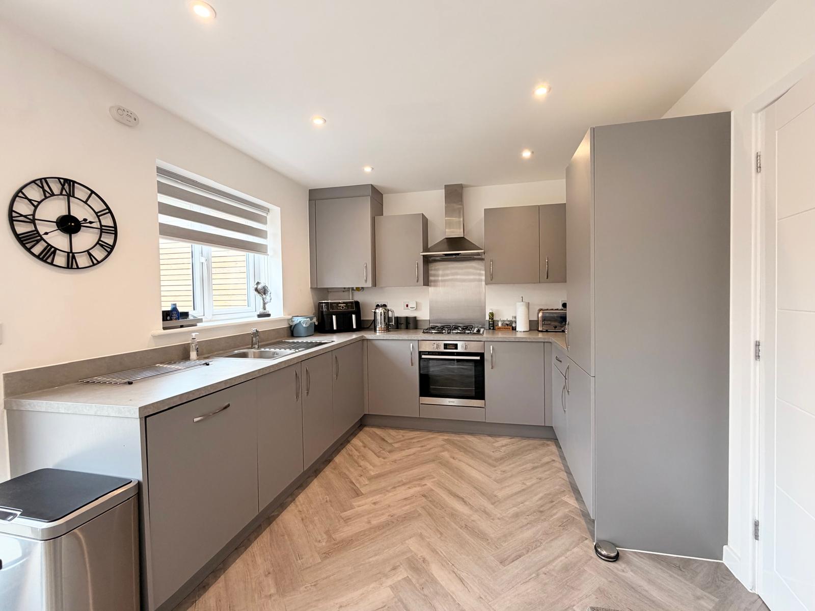 House for sale in West Malling, Fuggle Road, West Malling, ME19 4XL, 976 m²
